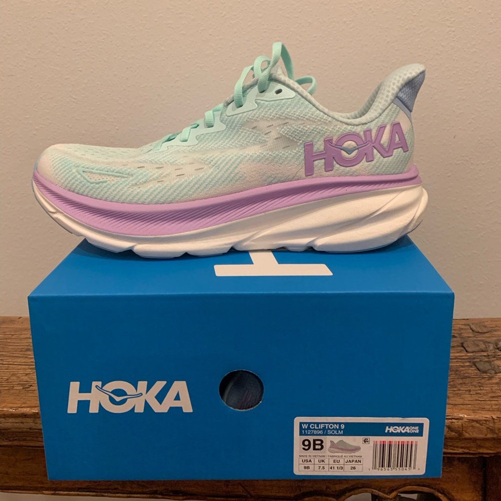 HOKA Clifton size 9